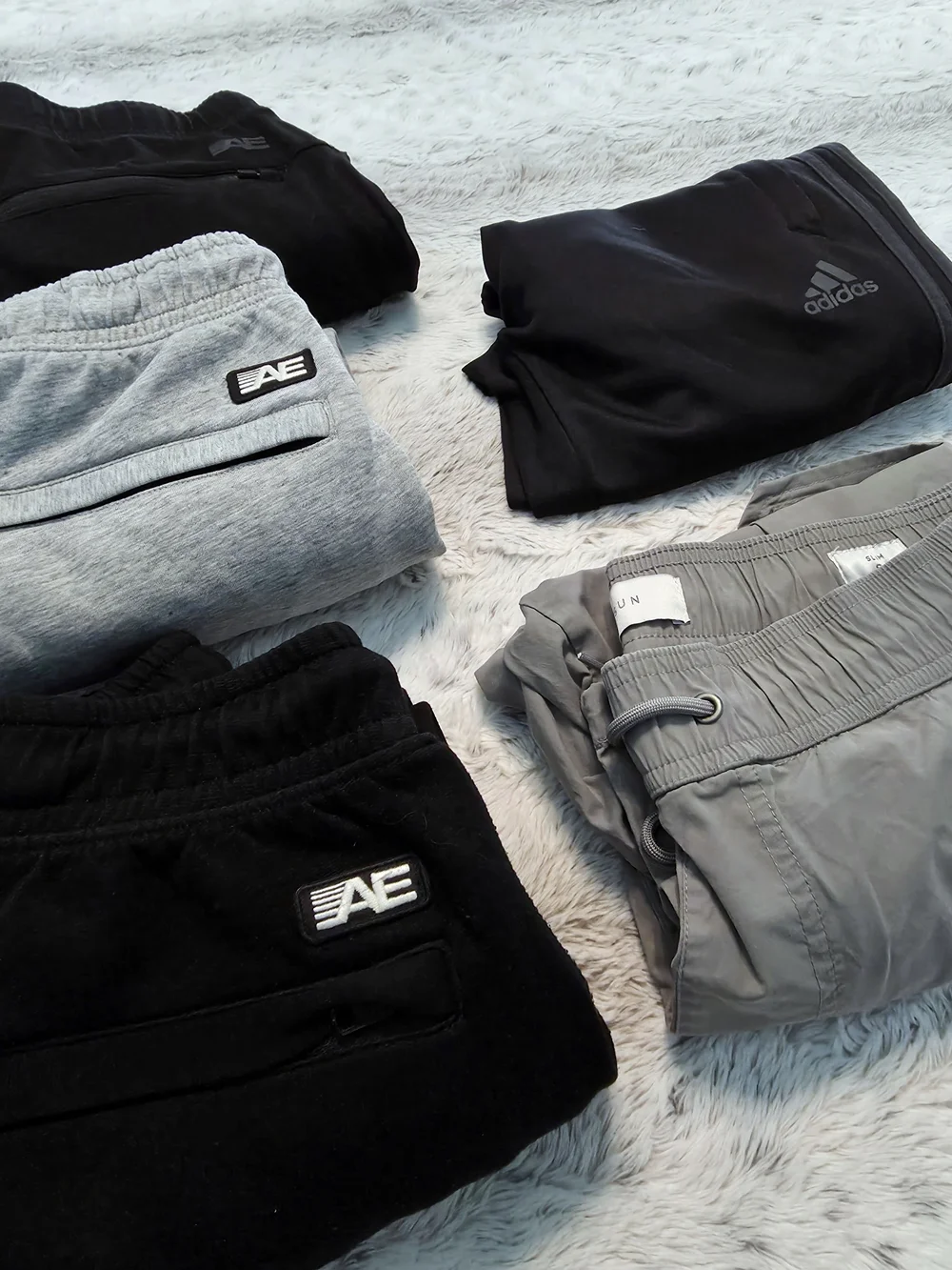 Bundle Of 5 -American Eagle PacSun ADIDAS Pants - mens SMALL
